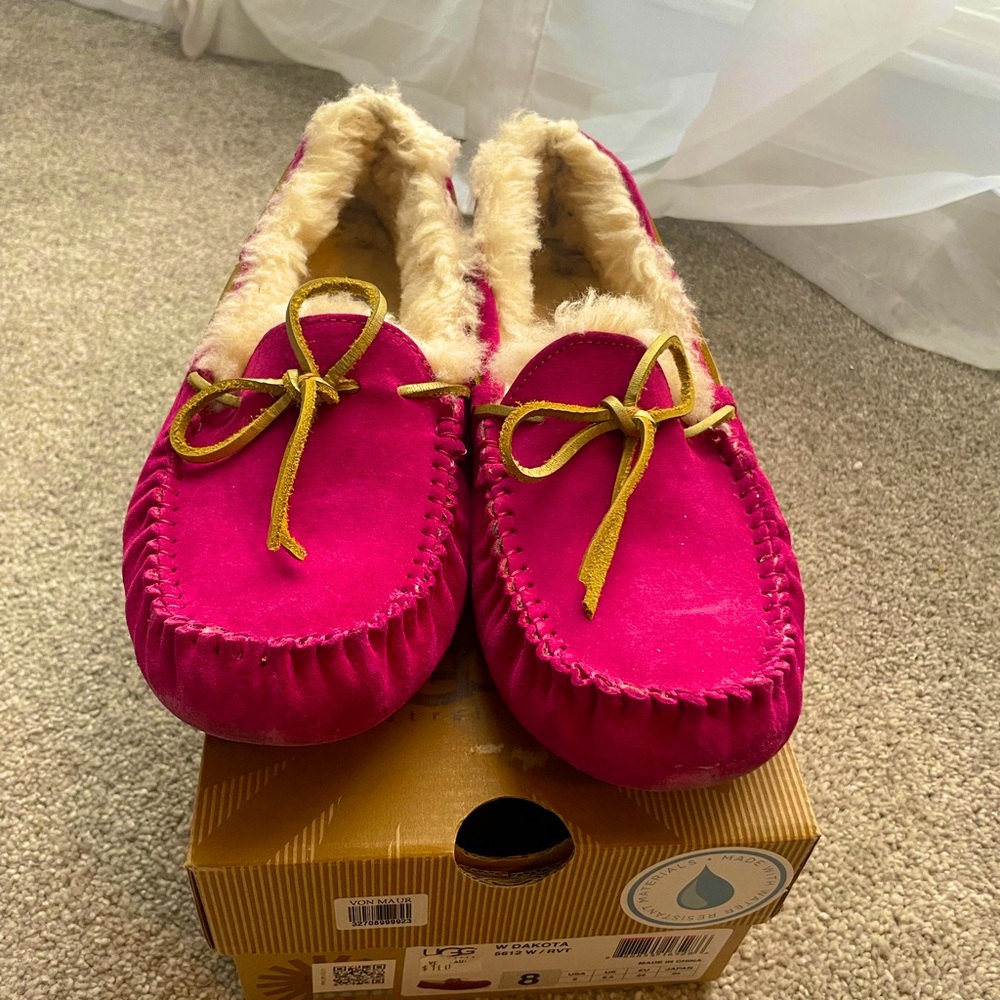 Ugg Mocassin Slippers